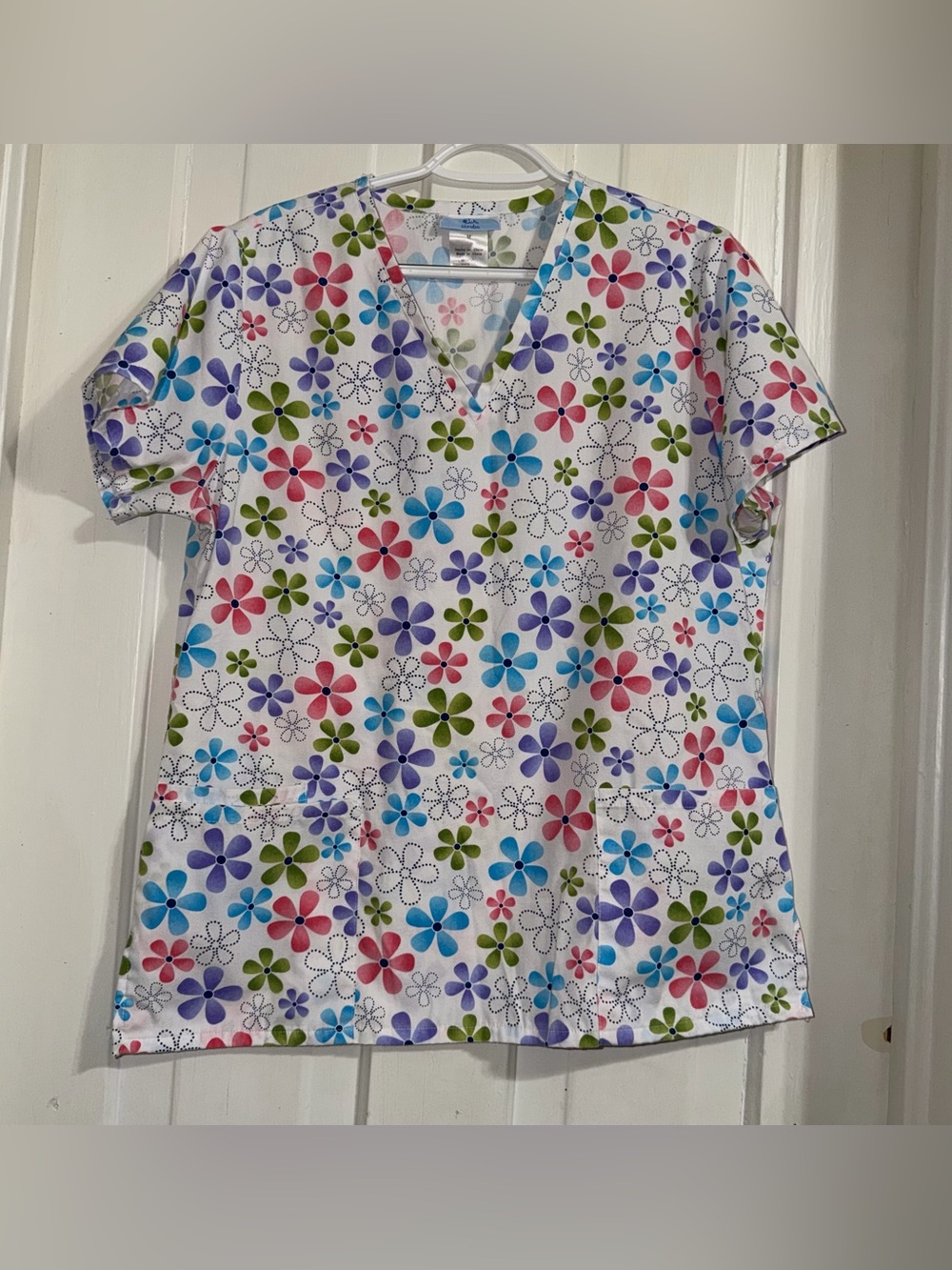 Women's size medium scrub top Floral V-Neck Medical Scrub Top